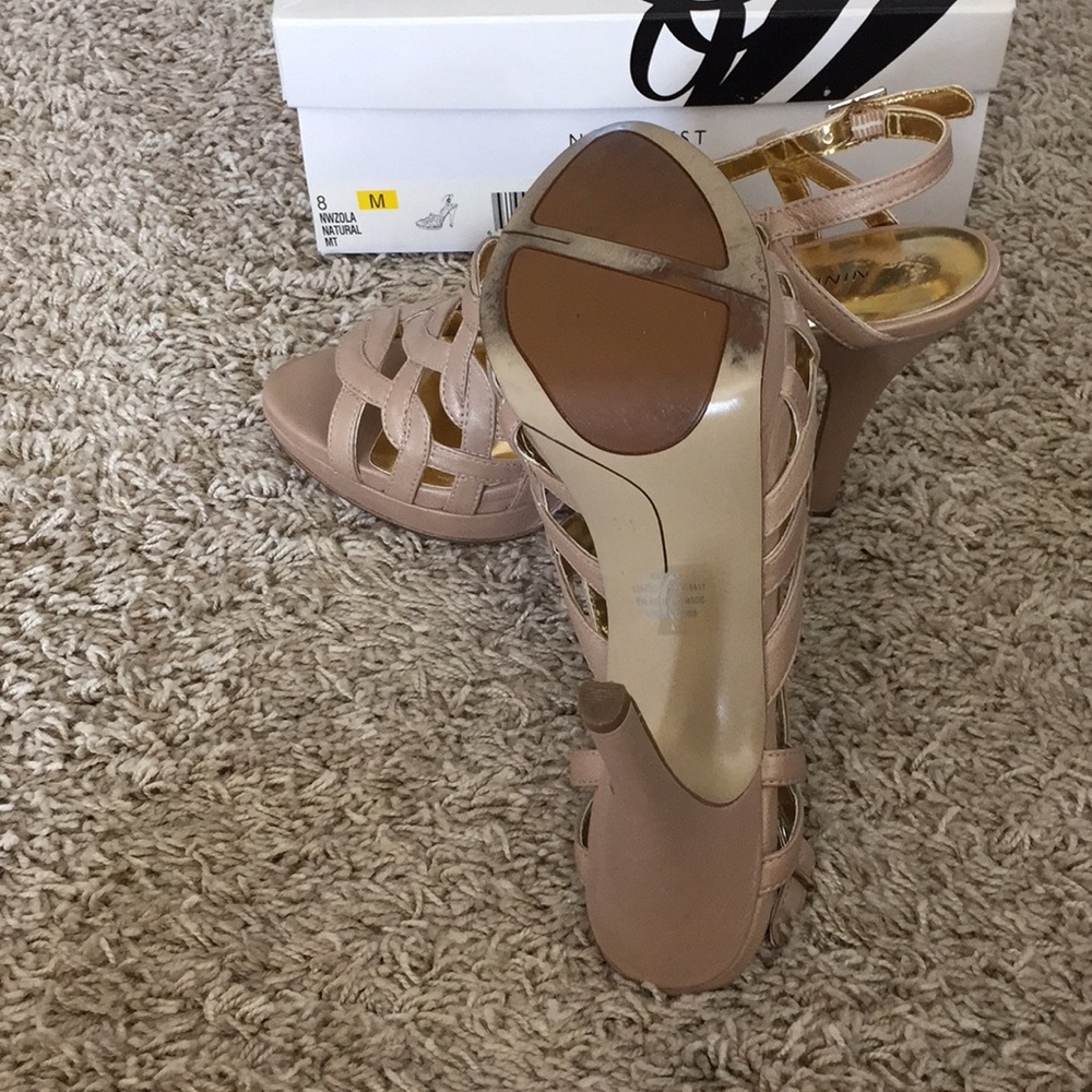 Platform Shoe - Picture 3 of 3
